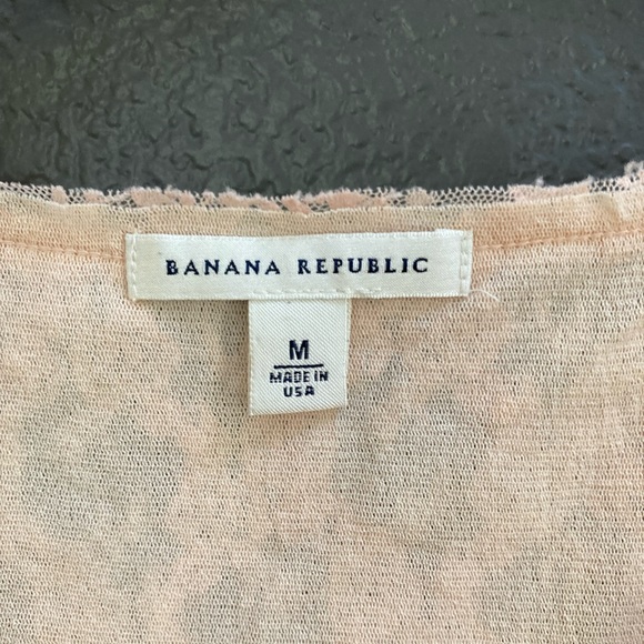 BANANA REP - coquettish lace v-neck top, spandex - Picture 3 of 6